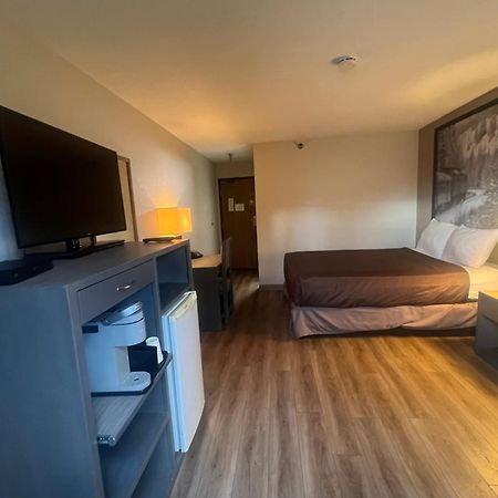 Hotel Super 8 By Wyndham Salmon Arm Exteriér fotografie