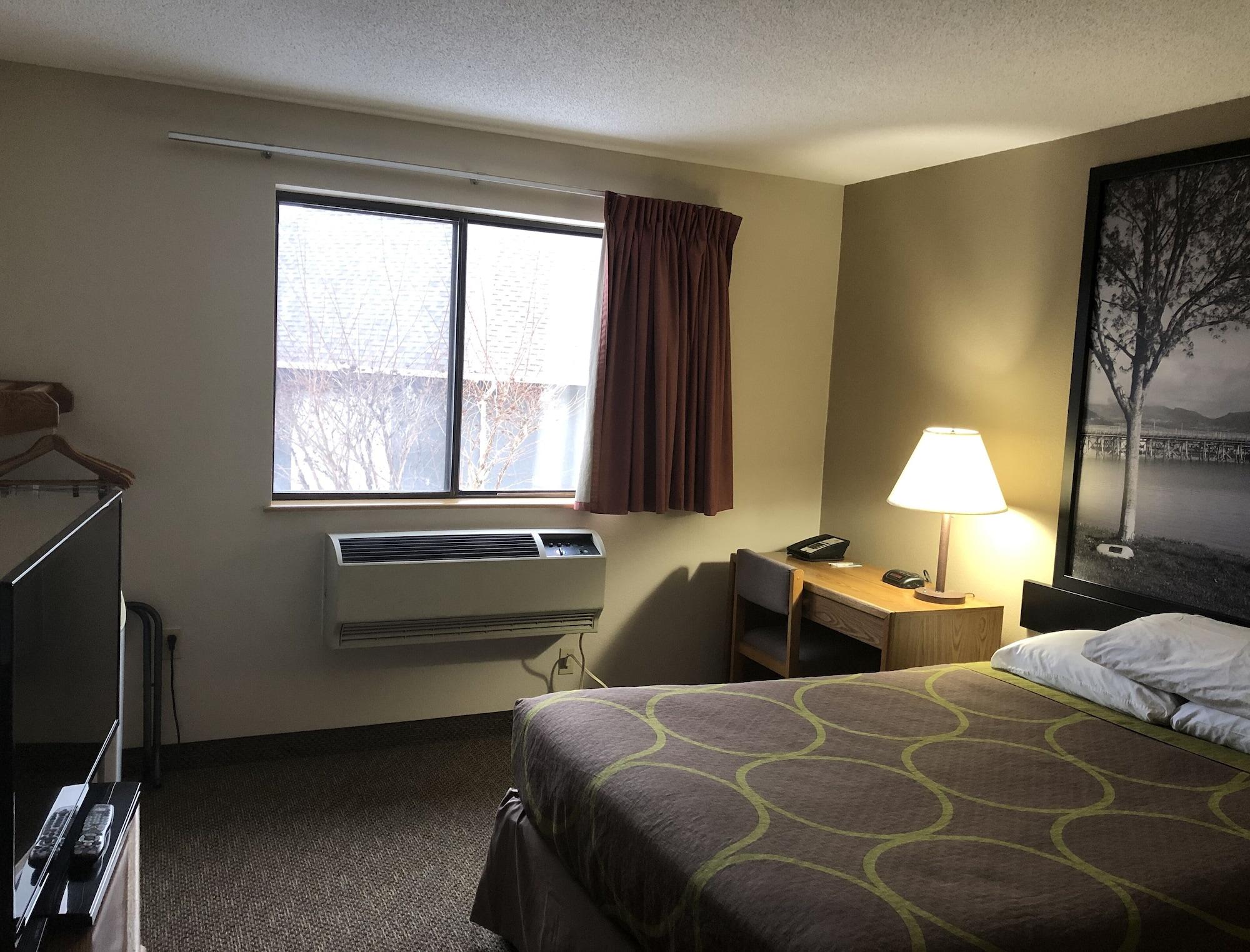 Hotel Super 8 By Wyndham Salmon Arm Exteriér fotografie
