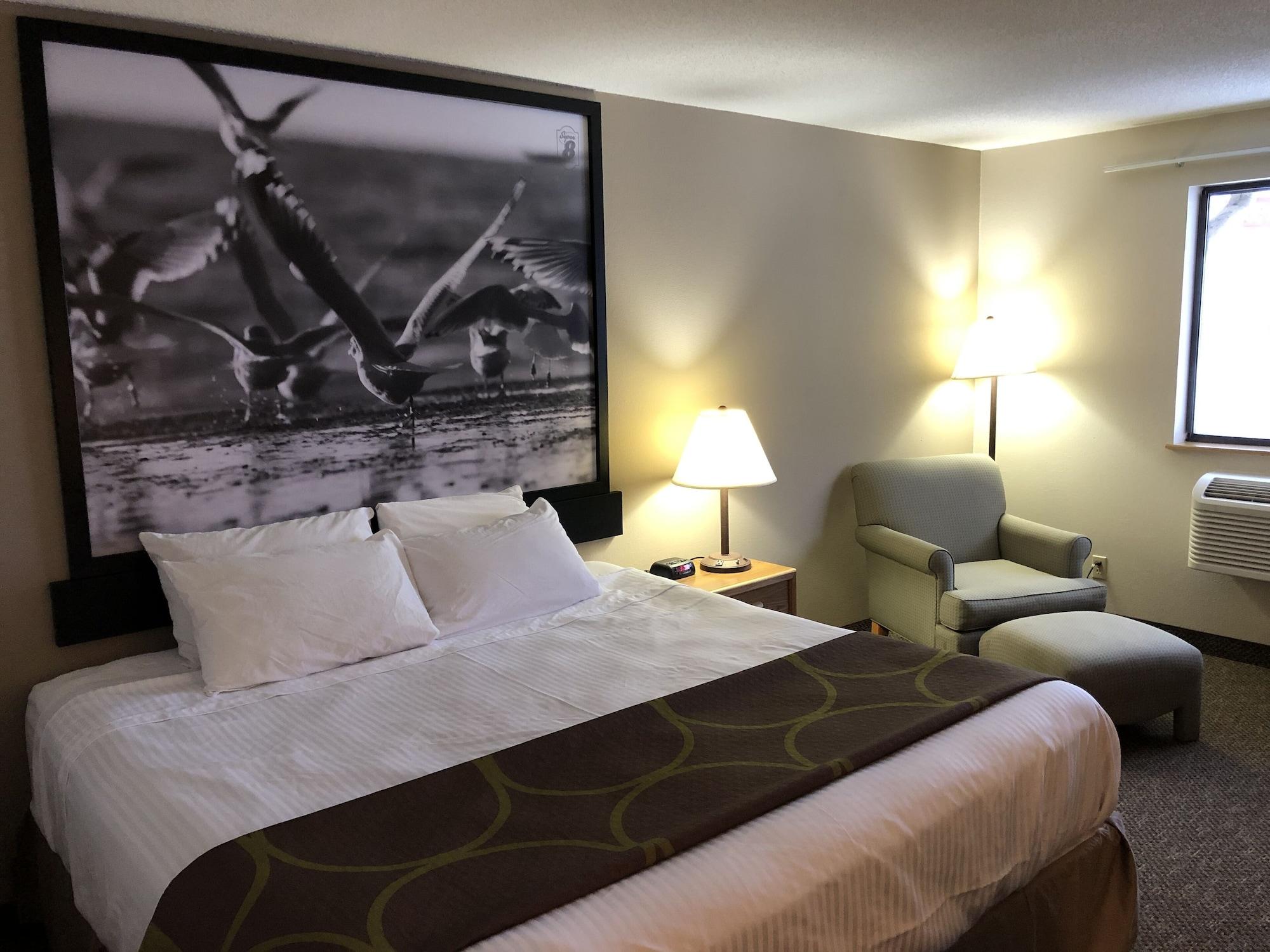 Hotel Super 8 By Wyndham Salmon Arm Exteriér fotografie