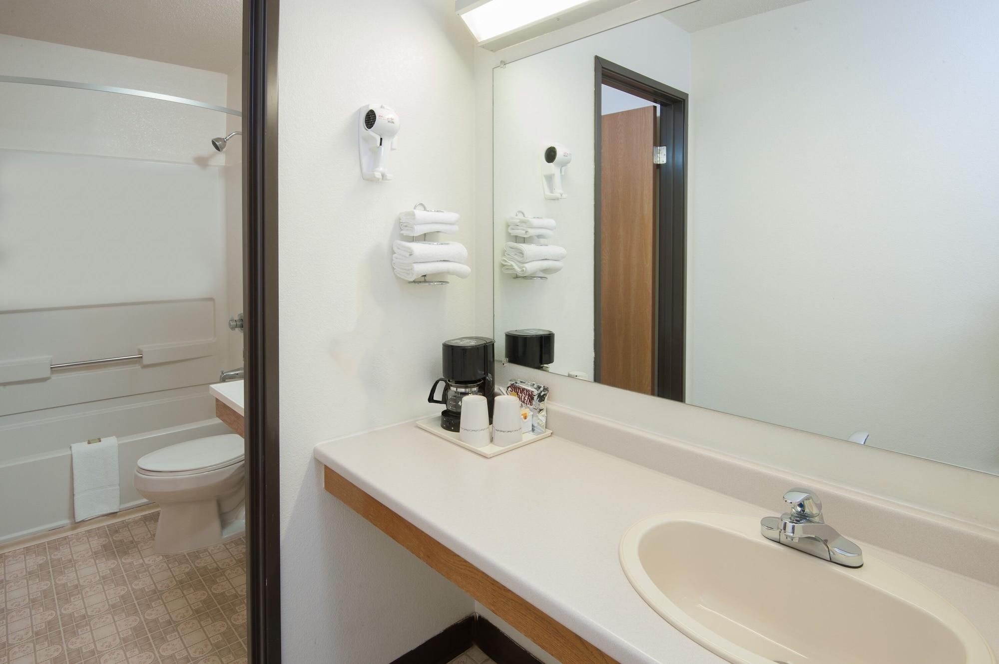 Hotel Super 8 By Wyndham Salmon Arm Exteriér fotografie