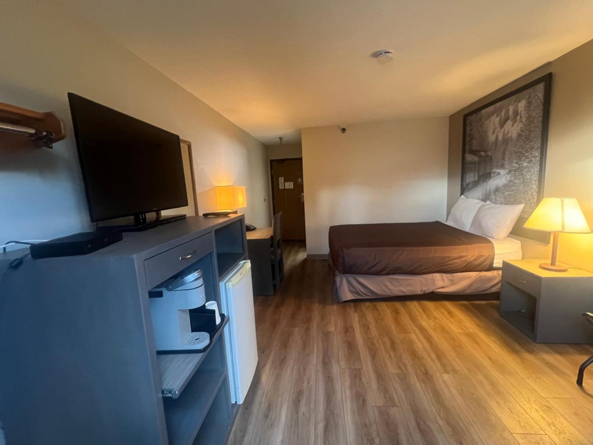 Hotel Super 8 By Wyndham Salmon Arm Exteriér fotografie