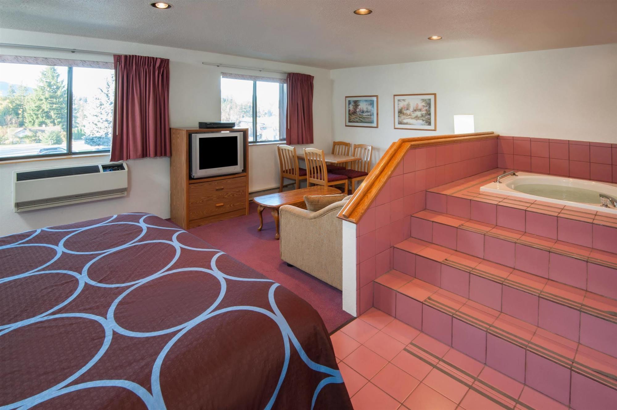 Hotel Super 8 By Wyndham Salmon Arm Exteriér fotografie